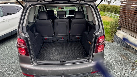 Volkswagen Touran 12 of 12
