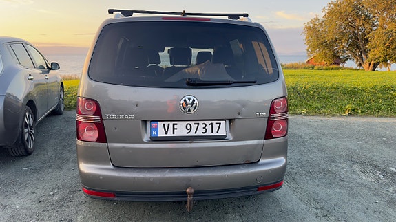 Volkswagen Touran 2 of 12
