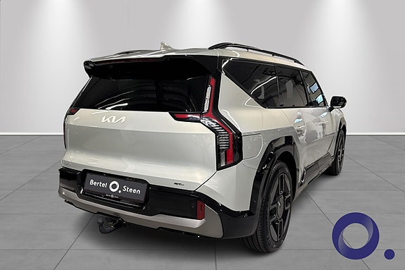 Kia EV9 8 of 21
