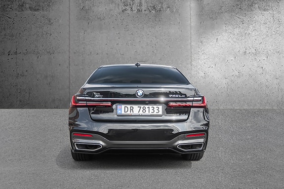 BMW 745Le 8 of 30