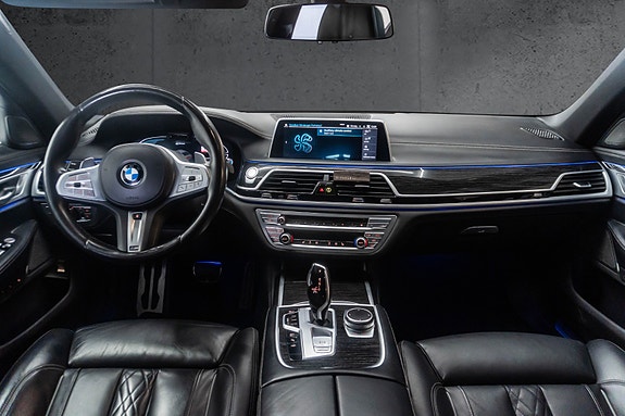 BMW 745Le 13 of 30