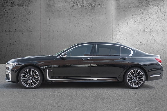 BMW 745Le 11 of 30