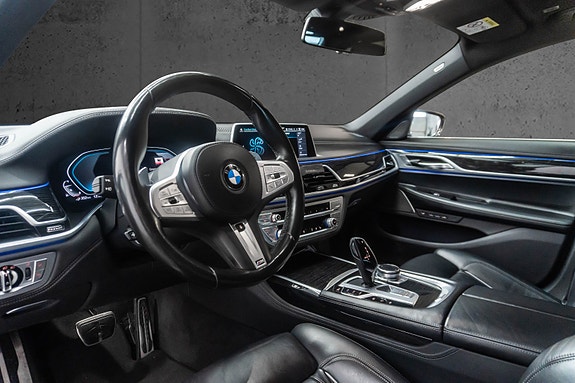 BMW 745Le 14 of 30