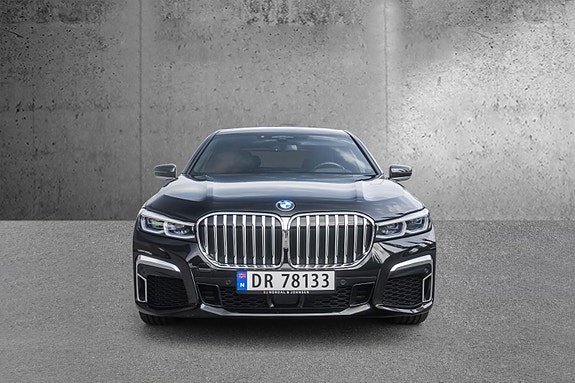 BMW 745Le 3 of 30