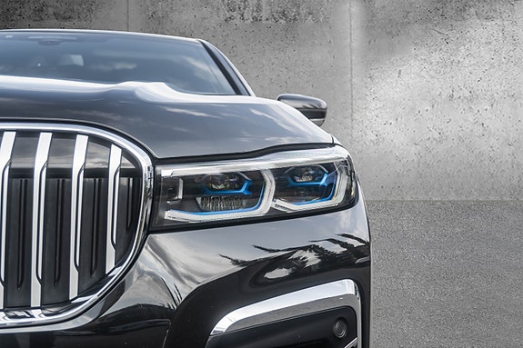 BMW 745Le 4 of 30