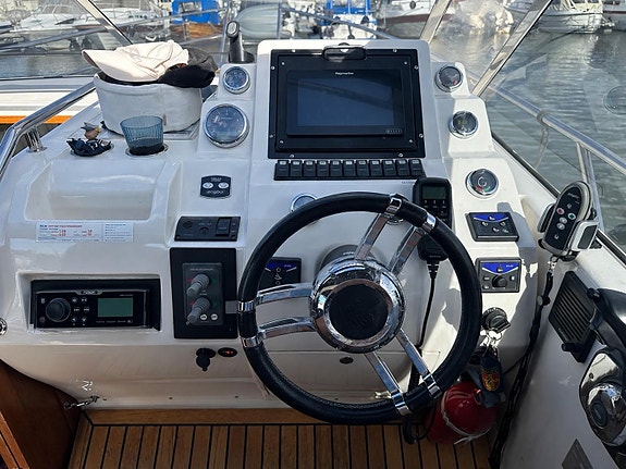 Marex Sun Cruiser med stor badeplattform, 30 fot selges. 6 of 30
