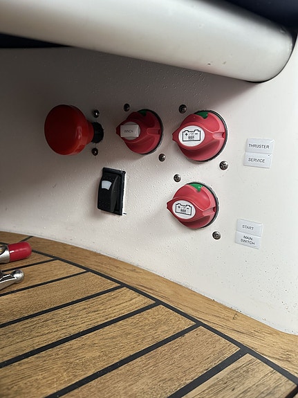Marex Sun Cruiser med stor badeplattform, 30 fot selges. 28 of 30