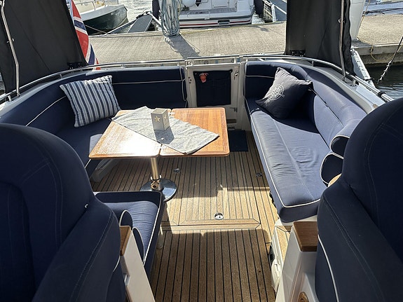 Marex Sun Cruiser med stor badeplattform, 30 fot selges. 11 of 30