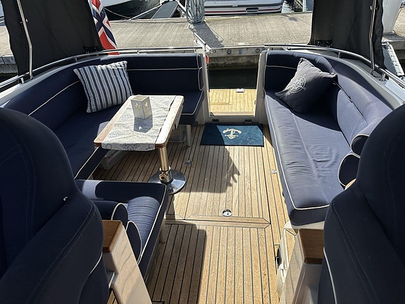 Marex Sun Cruiser med stor badeplattform, 30 fot selges. 9 of 30