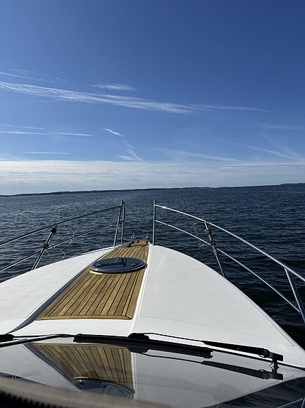 Marex Sun Cruiser med stor badeplattform, 30 fot selges. 3 of 30