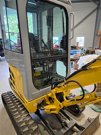 New Holland E18SR med 4 redskap 4 of 17