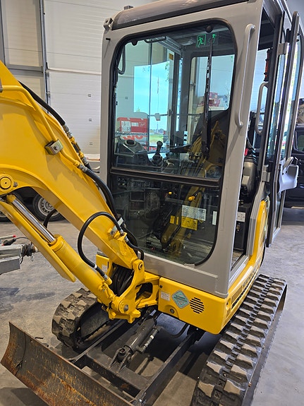 New Holland E18SR med 4 redskap 16 of 17