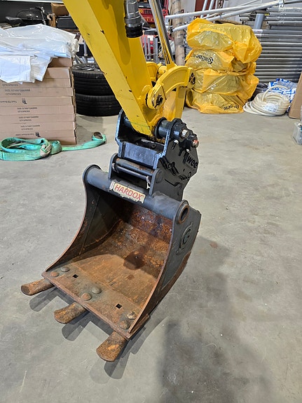 New Holland E18SR med 4 redskap 14 of 17