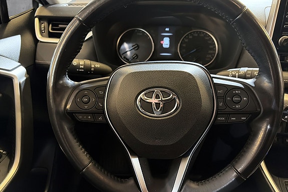 Toyota RAV4 15 of 28