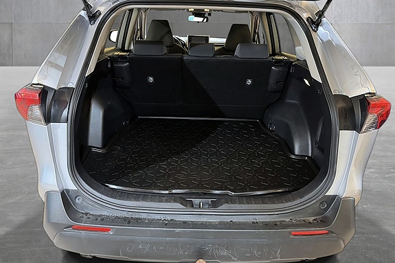 Toyota RAV4 12 of 28