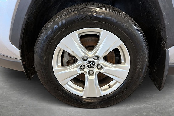 Toyota RAV4 26 of 28