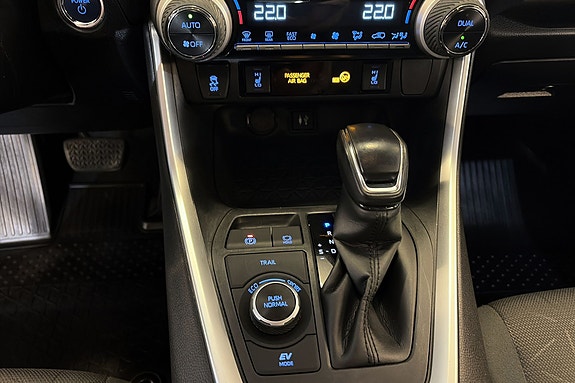 Toyota RAV4 20 of 28