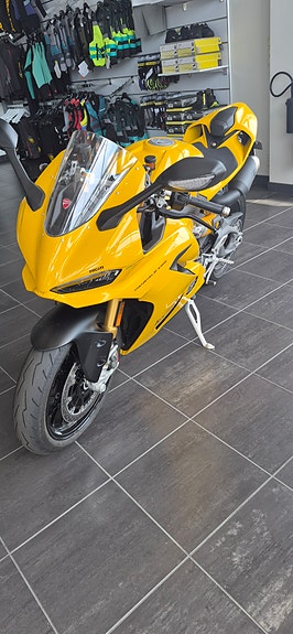 Ducati Panigale V2S 5 of 5