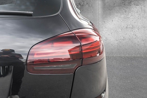 Porsche Cayenne S 8 of 30