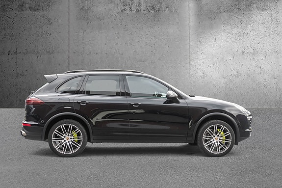 Porsche Cayenne S 5 of 30