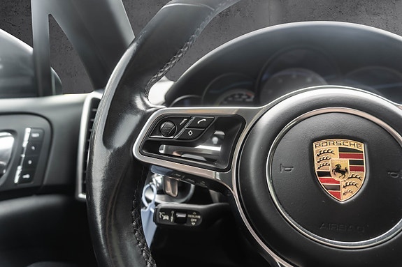 Porsche Cayenne S 27 of 30