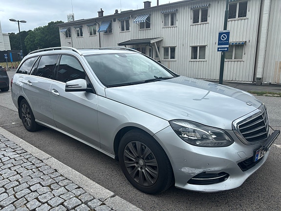 Mercedes-Benz E220 d 3 of 11