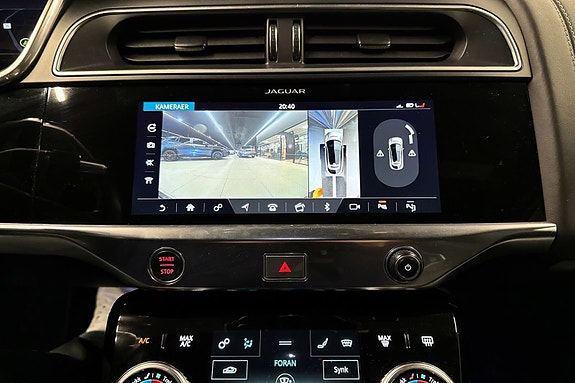 Jaguar I-PACE 10 of 12