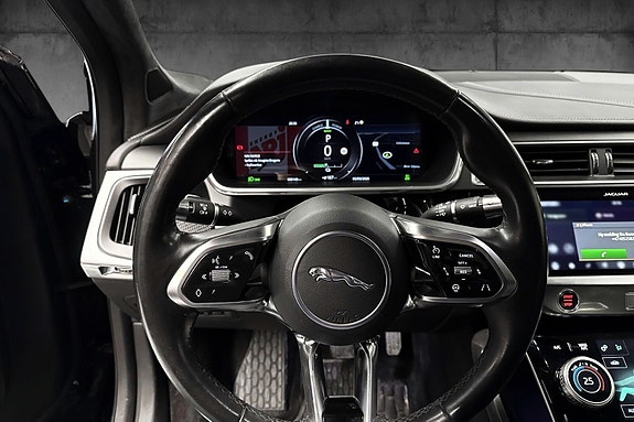 Jaguar I-PACE 8 of 12
