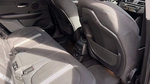 BMW 225xe 10 of 12