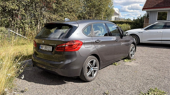 BMW 225xe 4 of 12