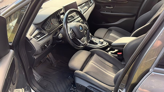 BMW 225xe 6 of 12