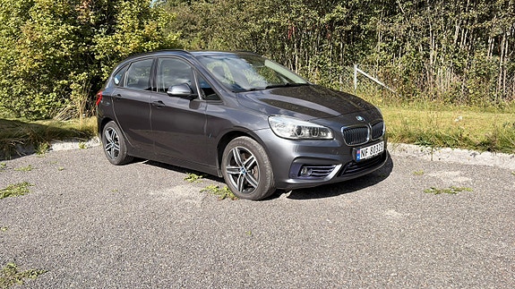BMW 225xe 3 of 12