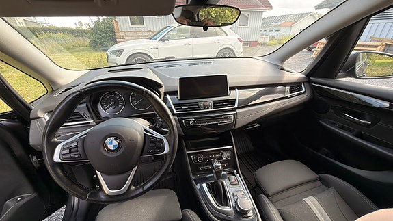 BMW 225xe 7 of 12