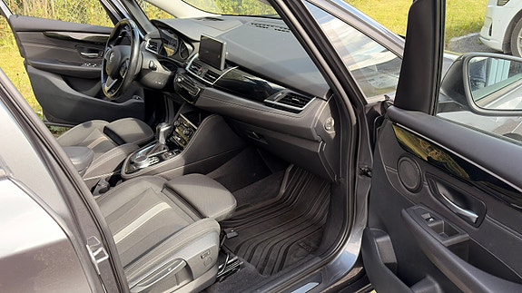 BMW 225xe 11 of 12