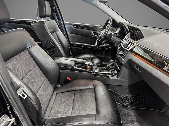 Mercedes-Benz E200 d 27 of 30