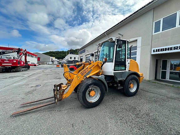 Liebherr L 507 Stereo 6 of 11