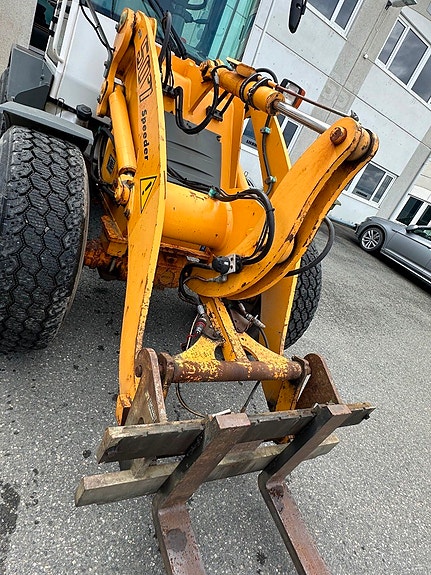 Liebherr L 507 Stereo 3 of 11