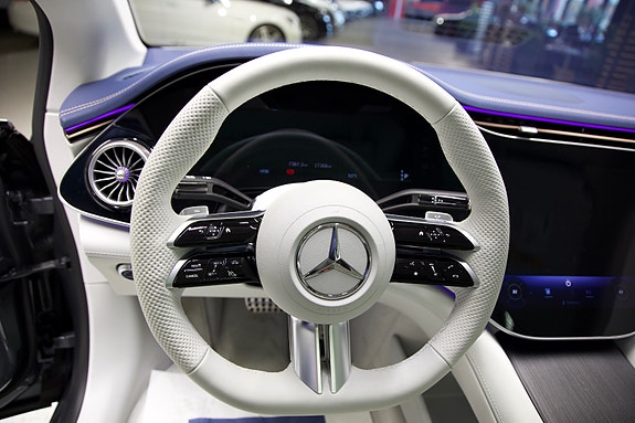Mercedes-Benz EQE350 27 of 30
