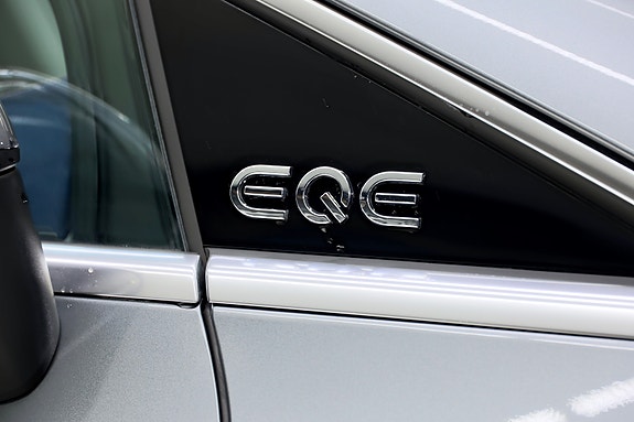Mercedes-Benz EQE350 9 of 30