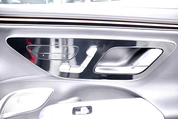 Mercedes-Benz EQE SUV 5 of 15