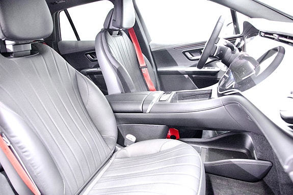 Mercedes-Benz EQE SUV 8 of 15