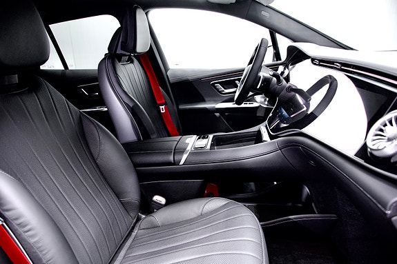 Mercedes-Benz EQE SUV 15 of 15