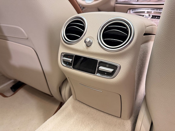Mercedes-Benz E300 e 18 of 20