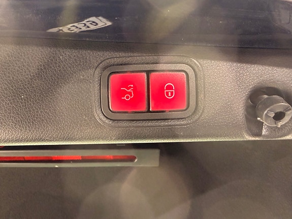 Mercedes-Benz E300 e 19 of 20