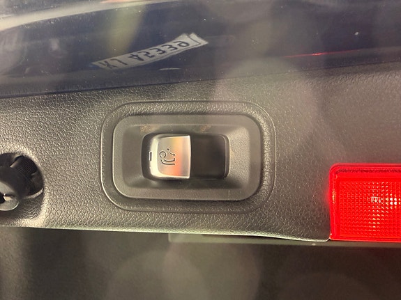 Mercedes-Benz E300 e 12 of 20