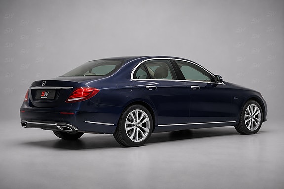 Mercedes-Benz E300 e 3 of 20