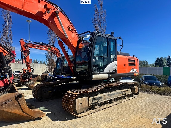 Hitachi ZX250LC-6 Gravemaskin – GPS – Rototilt – 2 skuffer 8 of 23