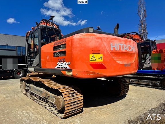 Hitachi ZX250LC-6 Gravemaskin – GPS – Rototilt – 2 skuffer 6 of 23