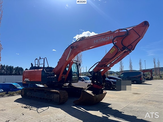 Hitachi ZX250LC-6 Gravemaskin – GPS – Rototilt – 2 skuffer 2 of 23