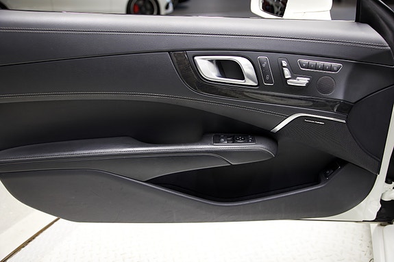 Mercedes-Benz SL63 23 of 30